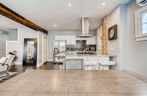 Clintonville House | Recent remodel, 2 King Beds, 5-star reviews, Close to OSU, Zoo & More!