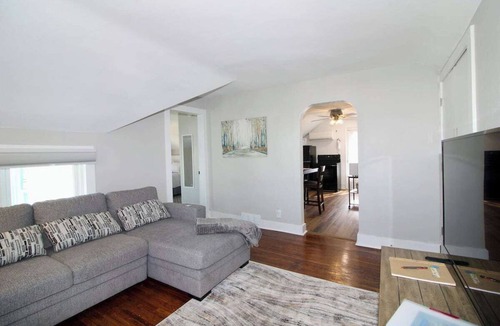 Mansfield Apartment | Recovery Loft 1-bedroom apartment in Mansfield, OH with WiFi, AC, Full Kitchen