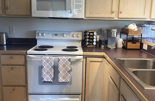 University Area Condo | Reflection Lake in UMED District: a tranquil setting in midst of an active city