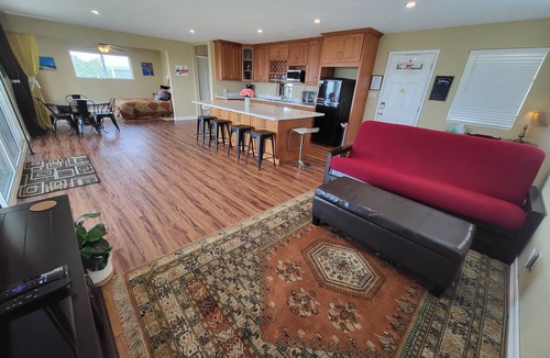 Castro Valley Apartment | Relax and Enjoy the Million Dollar Views of the East Bay Area; Entire Guesthouse
