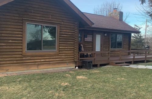 Bath Cabin | Relax In A Cabin Overlooking Your Own Pond And Acres Of Nature!