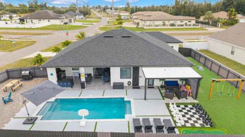 Burnt Store House | Relax & Play in Cape Coral Pool BBQ Family Fun