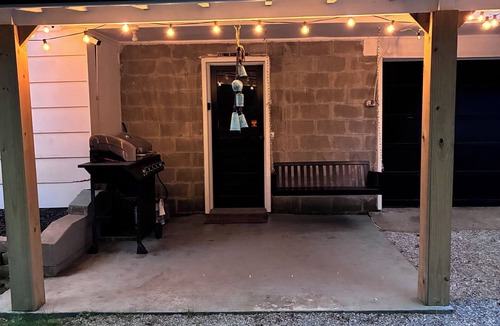 McConnelsville House | Relax & unwind in this country cottage near the Muskingum River & State Parks.