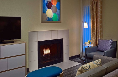 Blue Ash Hotel | Relaxation in Cincinnati! 2 Units & 2 BR each w/Free Breakfast | Seasonal Pool