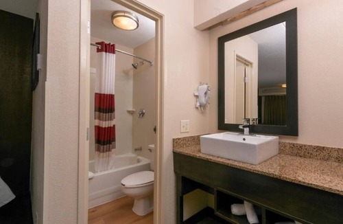 Columbus Hotel | Relaxed Stay Ideal for Visiting Downtown Columbus Attractions