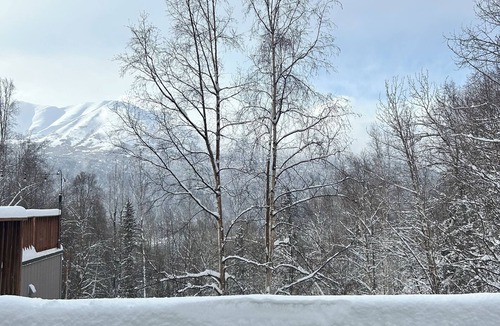 Eagle River House | Relaxing 3BR Creekside Escape in Eagle River w/Hot Tub & Mountain Views