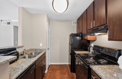 Voth Apartment | Relaxing Kingsgate 2BR