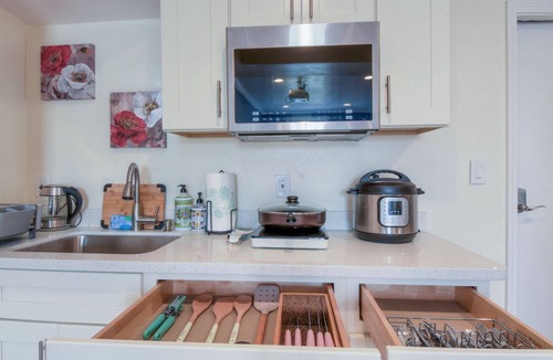 Outer Mission House | Remodeled 1BR&1BATH Guest Suite With City View in SF(Bart/muni)