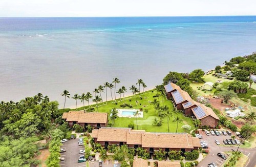 Kaunakakai Condo | Remodeled Molokai Condo with Ocean Views, WiFi, Pool & Grills