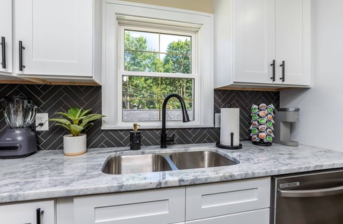 Central Clintonville House | Remodeled second-floor home in Columbus' central Clintonville - close to it all!