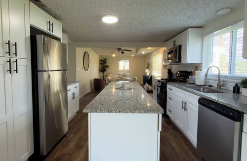 Northeast Columbus House | Renovated 4BR, Minutes to Airport, Spacious & Cozy