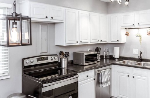 Downtown Columbus Apartment | Renovated Central C❤German Village/Children's Hospital