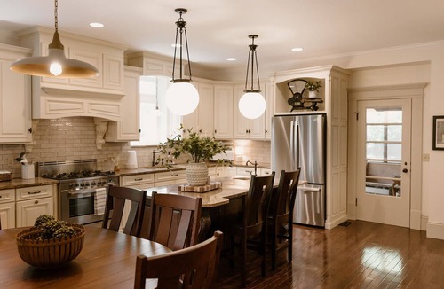 Shelby House | Renovated historic 7BR, 4.5-bath home in Shelby sleeping up to 14 guests. Walk to downtown shops, restaurants, bars, and brewery experiences while enjoying a cozy, spacious stay near Mansfield attractions.