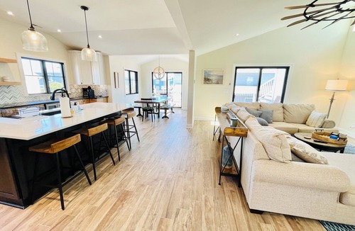 Sandpiper Village House | RENOVATED HOME ON THE OCEAN BLOCK!