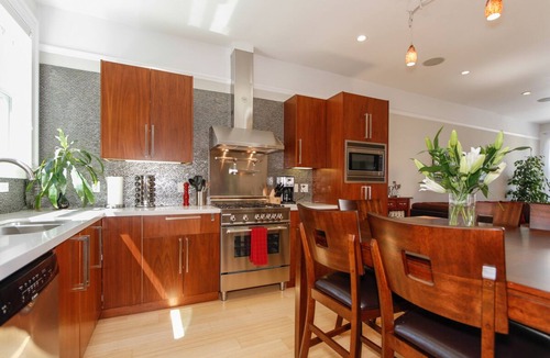 North Beach Apartment | Renovated North Beach Apartment With Spectacular Roof Deck SF Rental STR-0000727