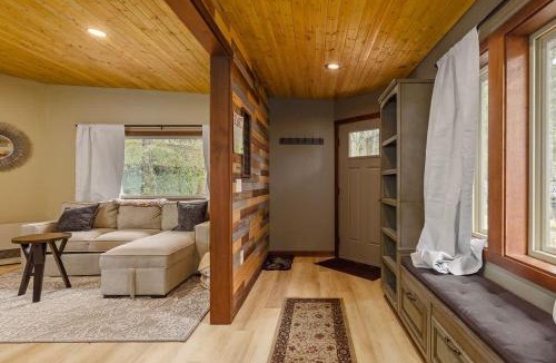 Alyeska House | Residential Area Ski Chalet by Creek - Sleeps 6