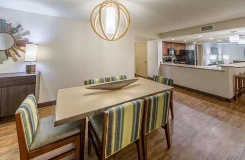 North Scottsdale Hotel | Resort-Style Scottsdale Stay w/Waterpark, Dining & Game Room