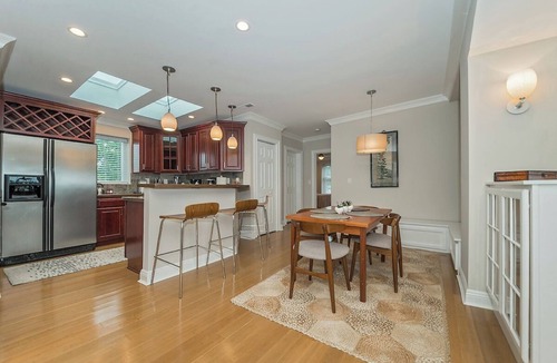 Mount Adams Condo | Retro Modern 2 Bdrm 2 Bath Condo