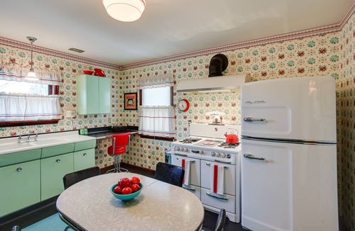 West End House | Retro-Style Home in Ruston: Walkable Location!