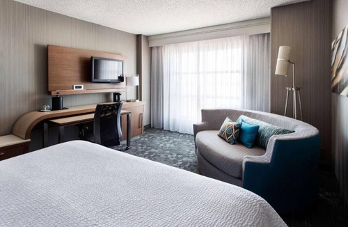 Emeryville Hotel | Revel in the Lap of Luxury! Heated Indoor Pool, Short Drive to Fox Theater!