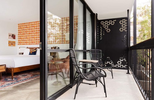 Alhambra Hotel | Rise Uptown Hotel