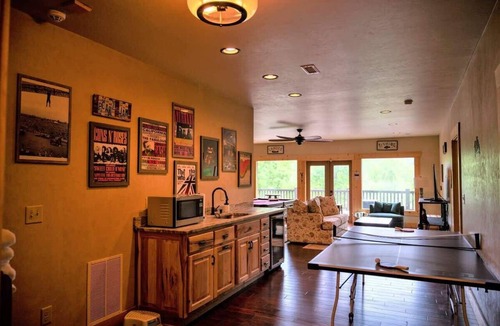 Ellijay Cabin | River Bend Lodge overlooking Coosawattee River