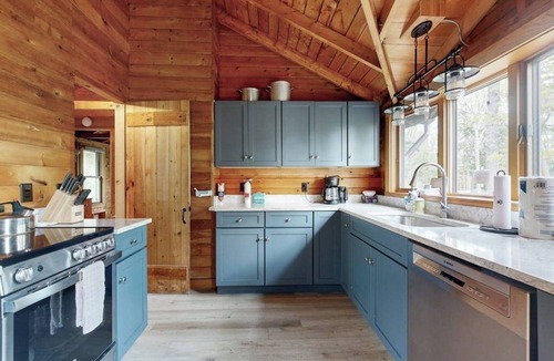 South Bristol Cabin | River view home w/lovely deck, views & fireplace