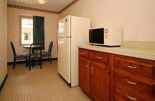 Rehoboth Beach Hotel | Rodeway Inn & Suites Rehoboth Beach