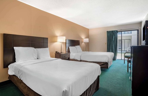 Rehoboth Beach Hotel | Rodeway Inn & Suites Rehoboth Beach