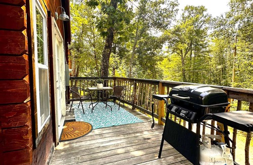 Stoneham House | Romantic Treehouse | Lakes, Trails & Views
