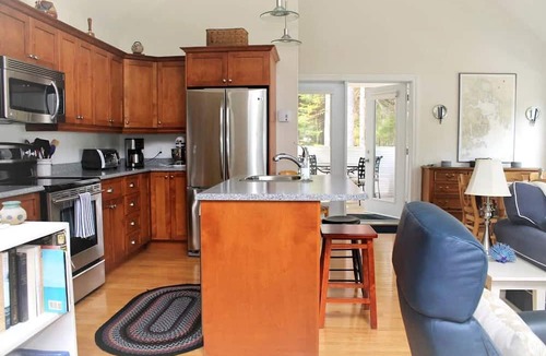 Hancock Point Cottage | Romantic Waterfront Cottage with Private Beach & Fireplace Near Hancock, Maine