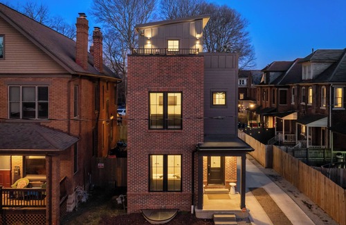 Franklin Park House | Rooftop Deck, Hot Tub, Speakeasy, Columbus Luxury