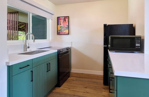 Kaanapali Hotel | Royal Bungalow Studio Suite at Royal Lahaina Resort, 2 Outdoor Pools