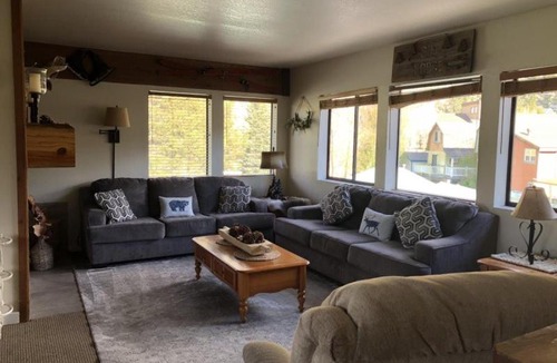 June Lake Apartment | RR-edgewater02