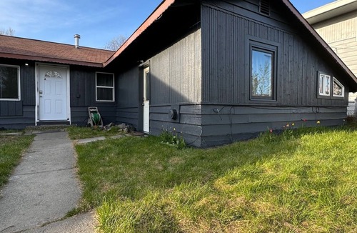 Russian Jack Park House | Russian Jack B Soothing house with WiFi in Anchorage