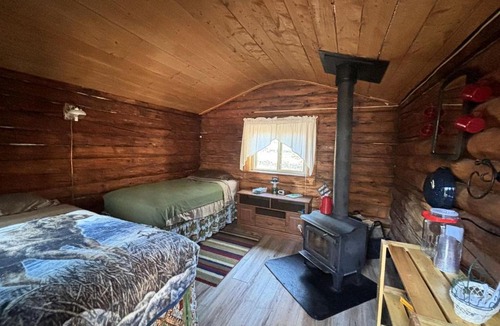 Mentasta Lake House | Rustic Historic Cozy Creekside Cabin with Steam Sauna near Log Cabin Creek, Tol, Alaska