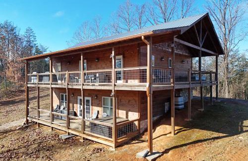 Copperhill House | Rustic Moose- Hot Tub, Pets OK, Pool Table, Wifi, Views-Close to Ocoee River