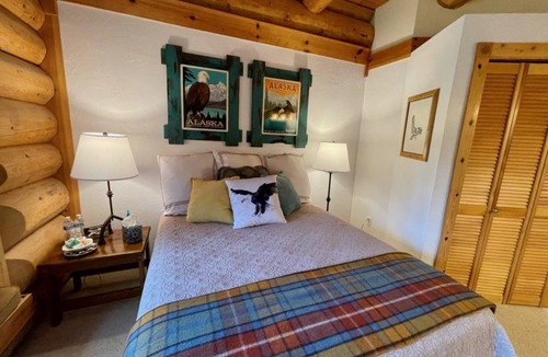 Thorne Bay Cabin | Rustic solitude aside Alaskas tidelands