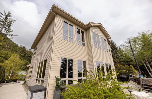 Sitka House | Sandy Beach Vista: 3 BR, 2.5 BA House in Sitka, Sleeps 6