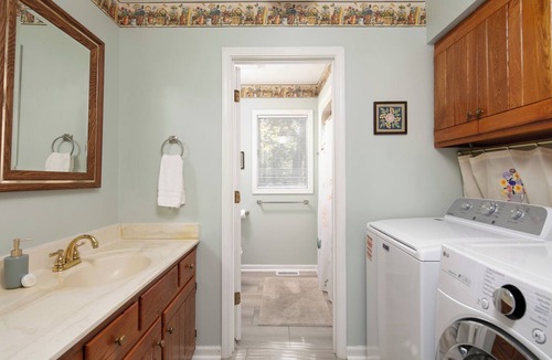 Georgetown House | Scenic Stillwater Retreat in rural KY Horse Country, WiFi/AC, Fishing/Canoeing