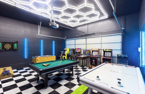Saratoga Springs House | Scenic Views with Game Room