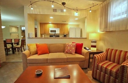 Arcadia Condo | Scottsdale Camelback Resort Inviting 3BR Condo with Jacuzzi