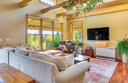 Stannard Cabin | Secluded 2-Cabin Property in Greensboro w/Views