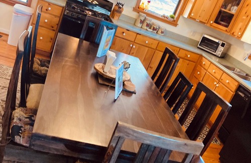 Ellijay Cabin | Secluded cabin, creek, dogs ok, theater&escape room, hottub, fireplace fire pit.