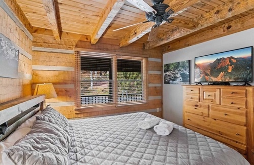Seven Devils Cabin | Secluded Cabin with Rustic Charm