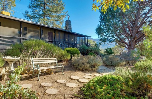 North Fork House | Secluded Mountain Hideaway < 8 Miles to Bass Lake!