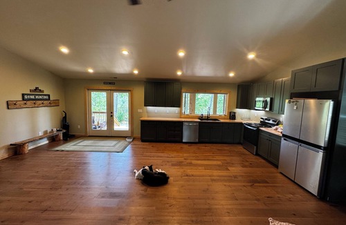 Marion House | Secluded Mountainside 3 Bedroom Home