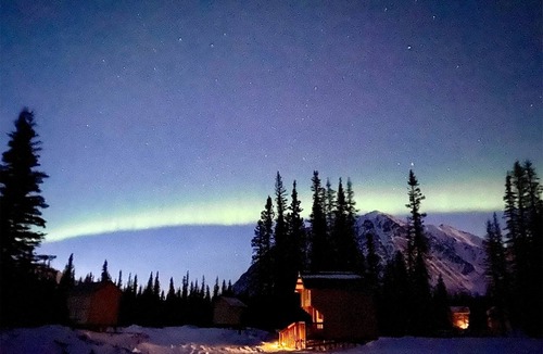 Denali Cabin | Secluded, Pet Friendly Cabin near Denali National Park with Mountain and Lake Views, Perfect for an Alaskan Escape