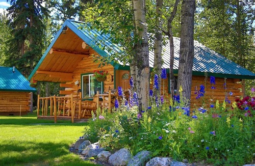 Mentasta Lake Cabin | Secluded Rustic Wilderness Lodge & Cabin Retreat with Private Lake, Sauna & Adventure Trails near Tok, Alaska