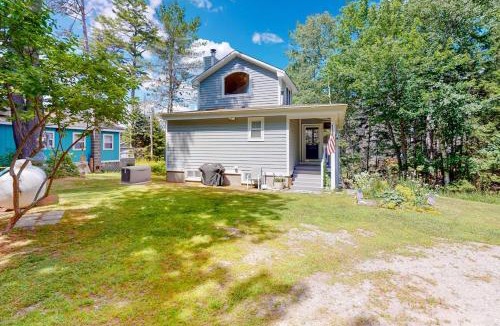 Phippsburg House | Secluded waterfront home with firepit, gas grill, kayaks, dock, balcony, & patio